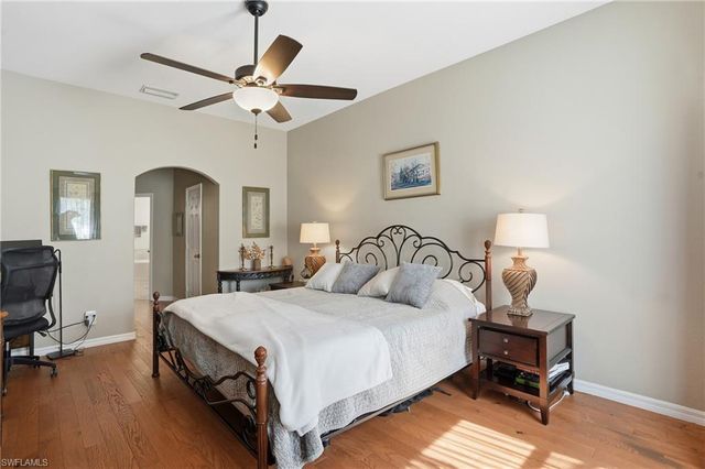 9729 Gladiolus Bulb LOOP, Fort Myers, FL 33908