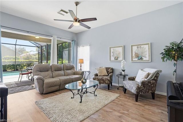 9729 Gladiolus Bulb LOOP, Fort Myers, FL 33908