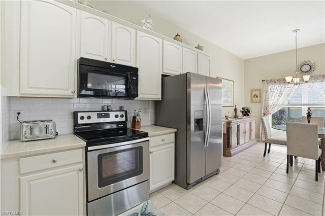 9729 Gladiolus Bulb LOOP, Fort Myers, FL 33908