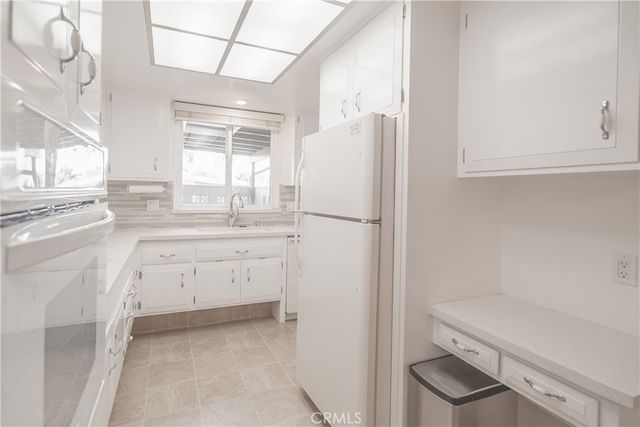 1880 St John Rd Mut 15, 33B, Seal Beach, CA 90740