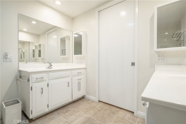 1880 St John Rd Mut 15, 33B, Seal Beach, CA 90740