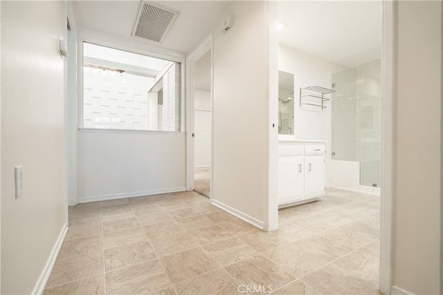 1880 St John Rd Mut 15, 33B, Seal Beach, CA 90740