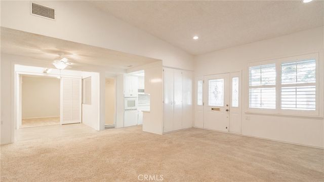1880 St John Rd Mut 15, 33B, Seal Beach, CA 90740