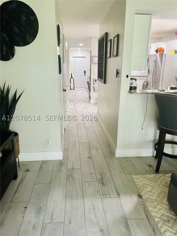 9835 Riverside Dr 7-39, Coral Springs, FL 33071
