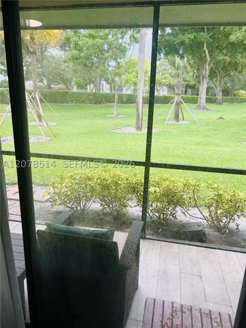 9835 Riverside Dr 7-39, Coral Springs, FL 33071