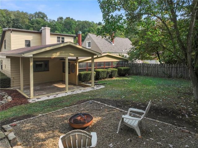 1245 Avondale Dr, Industry, PA 15052