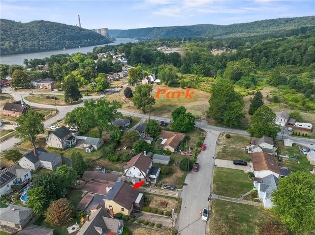 1245 Avondale Dr, Industry, PA 15052