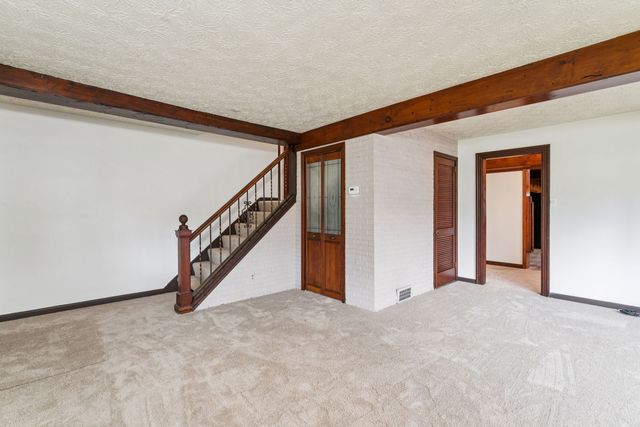 1245 Avondale Dr, Industry, PA 15052