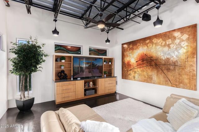 7020 E 1ST Avenue, Scottsdale, AZ 85251