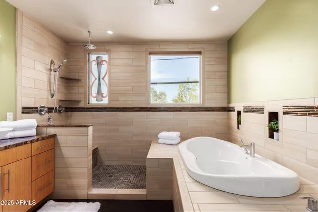 7020 E 1ST Avenue, Scottsdale, AZ 85251