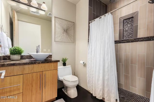 7020 E 1ST Avenue, Scottsdale, AZ 85251