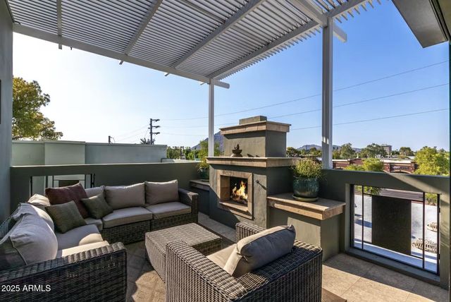 7020 E 1ST Avenue, Scottsdale, AZ 85251