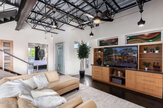 7020 E 1ST Avenue, Scottsdale, AZ 85251