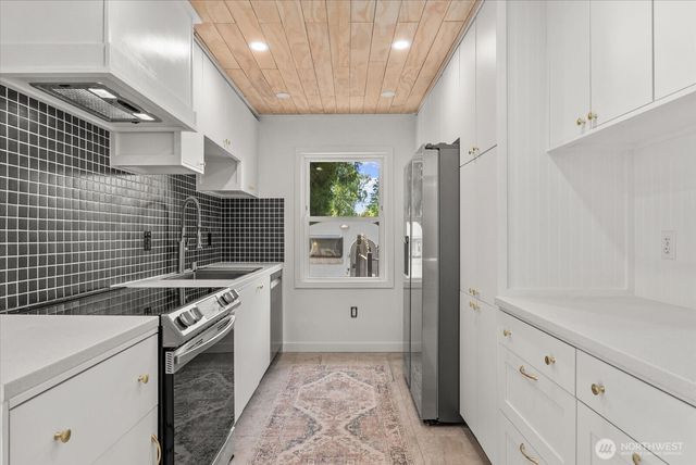 7033 S 126th Street, Seattle, WA 98178