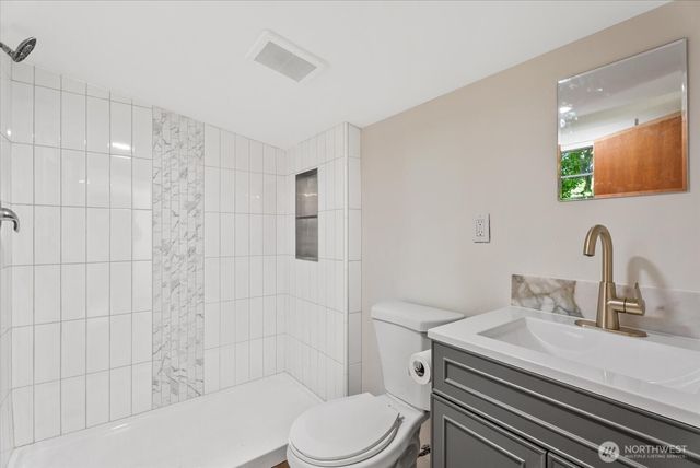 7033 S 126th Street, Seattle, WA 98178