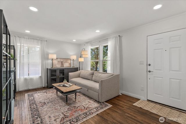 7033 S 126th Street, Seattle, WA 98178