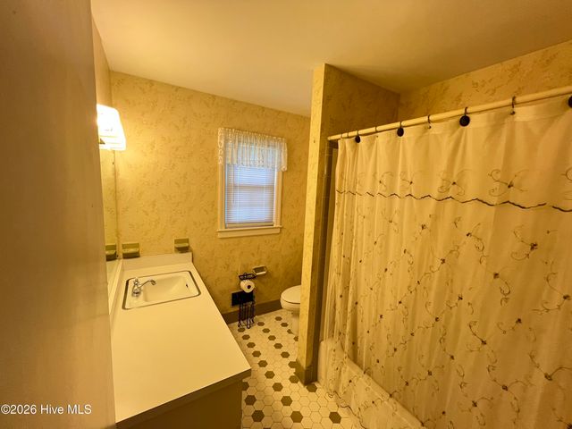 4622 Dean Drive, Wilmington, NC 28405