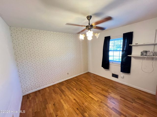 4622 Dean Drive, Wilmington, NC 28405