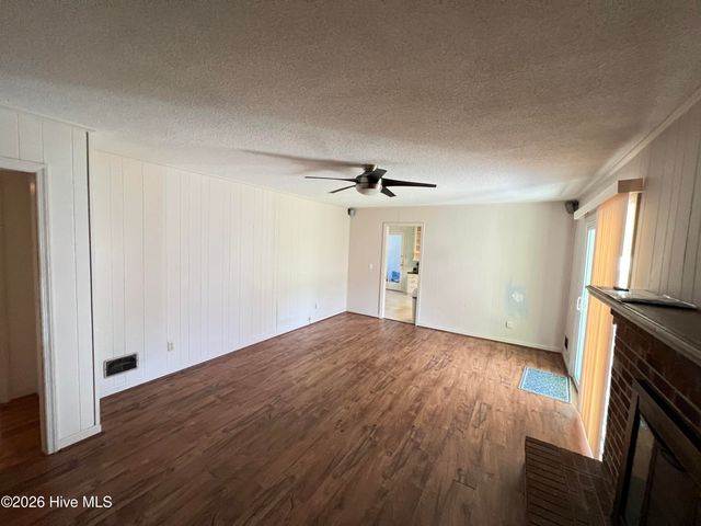 4622 Dean Drive, Wilmington, NC 28405