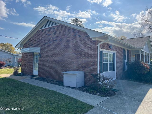 4622 Dean Drive, Wilmington, NC 28405