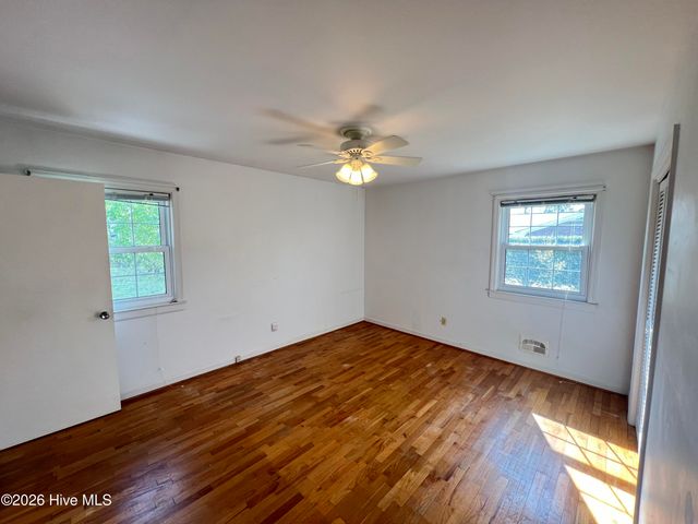 4622 Dean Drive, Wilmington, NC 28405