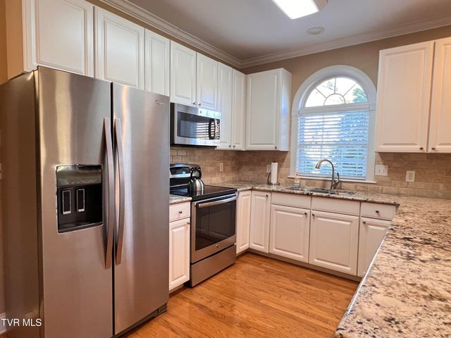 1705 Veranda Court 2-3, Greeneville, TN 37745