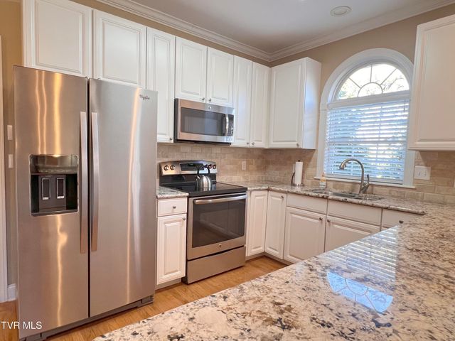 1705 Veranda Court 2-3, Greeneville, TN 37745