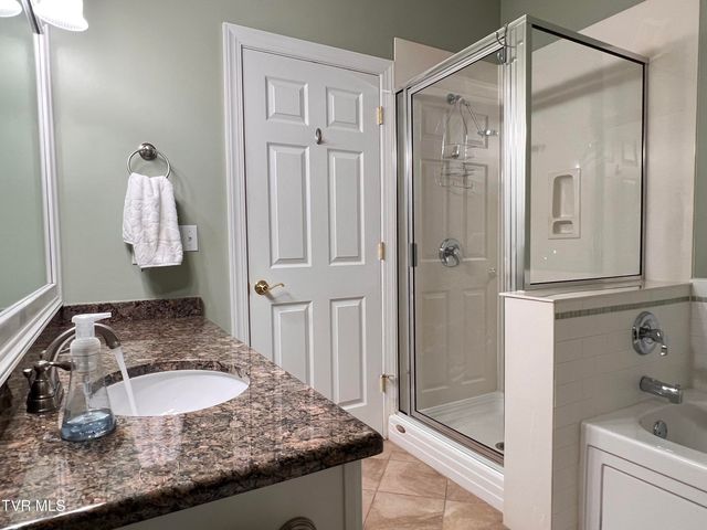 1705 Veranda Court 2-3, Greeneville, TN 37745