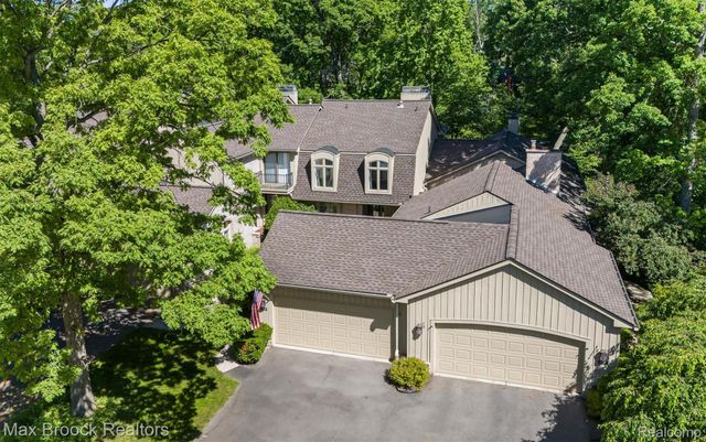 1135 Ivyglen Circle, Bloomfield Charter Township, MI 48304