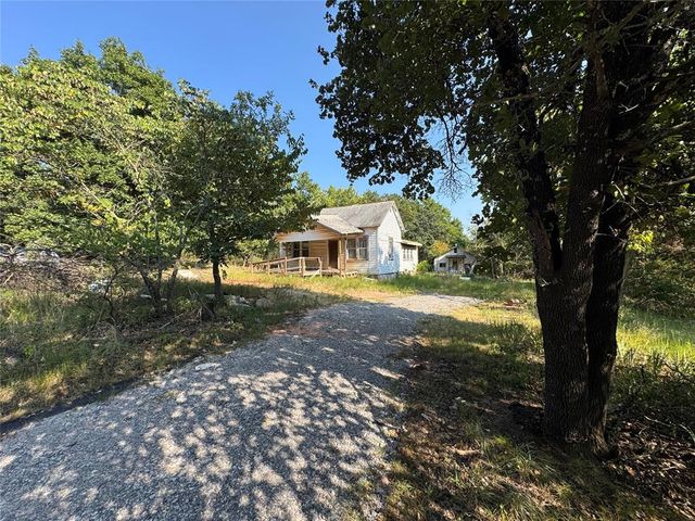 16110 E Tecumseh Road, Norman, OK 73026