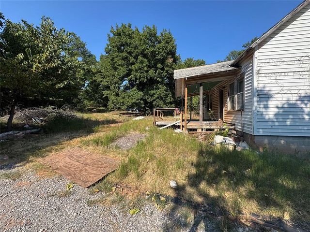 16110 E Tecumseh Road, Norman, OK 73026