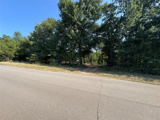 16110 E Tecumseh Road, Norman, OK 73026