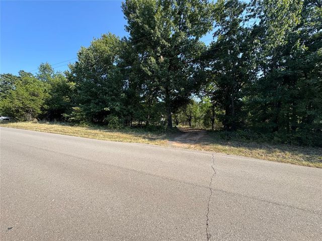 16110 E Tecumseh Road, Norman, OK 73026