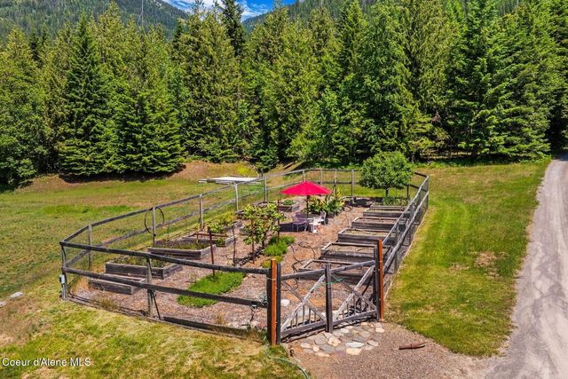 343 W Spring Creek Rd, Hope, ID 83836