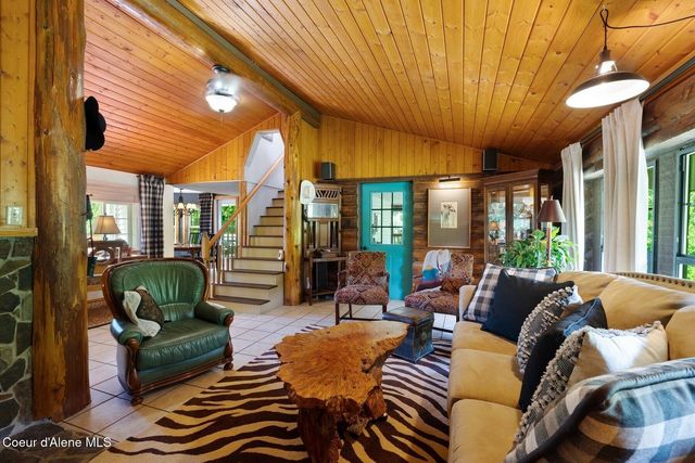 343 W Spring Creek Rd, Hope, ID 83836