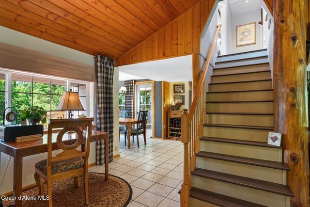 343 W Spring Creek Rd, Hope, ID 83836