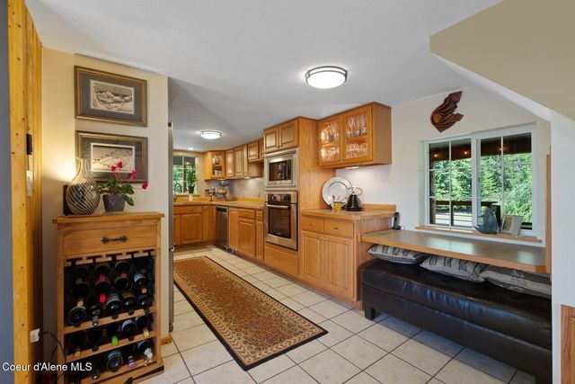 343 W Spring Creek Rd, Hope, ID 83836