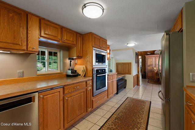 343 W Spring Creek Rd, Hope, ID 83836