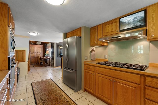 343 W Spring Creek Rd, Hope, ID 83836