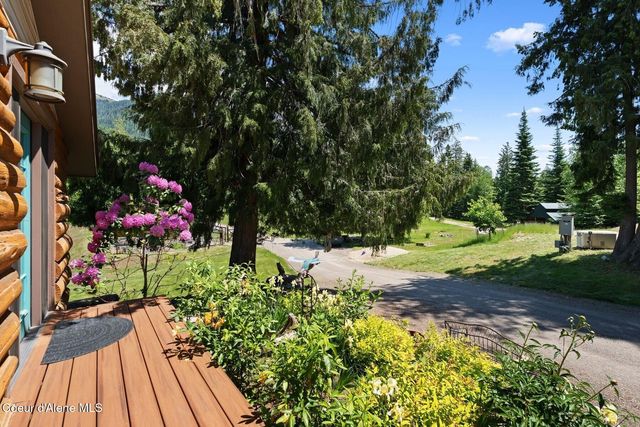 343 W Spring Creek Rd, Hope, ID 83836