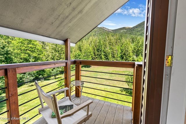 343 W Spring Creek Rd, Hope, ID 83836