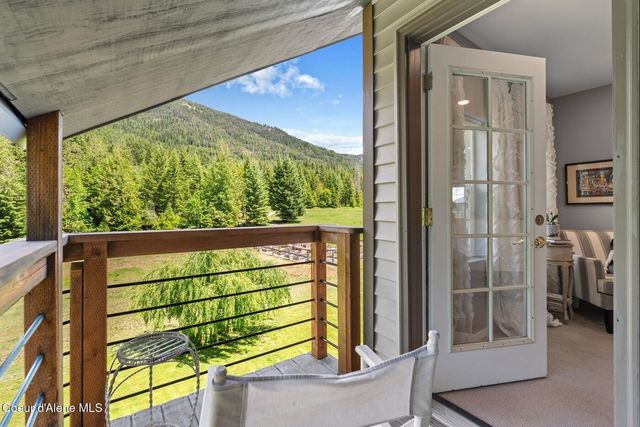 343 W Spring Creek Rd, Hope, ID 83836