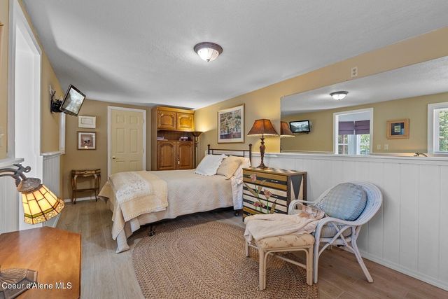343 W Spring Creek Rd, Hope, ID 83836