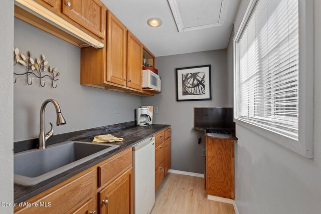 343 W Spring Creek Rd, Hope, ID 83836