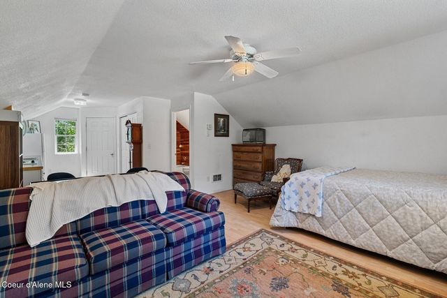 343 W Spring Creek Rd, Hope, ID 83836