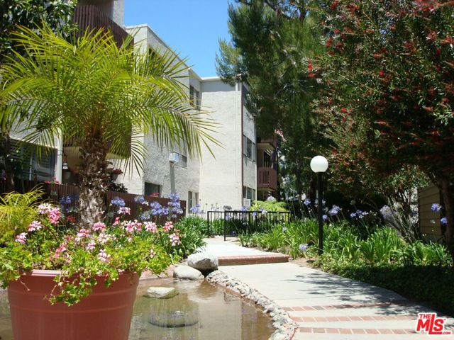 6050 Canterbury Drive F108, Culver City, CA 90230