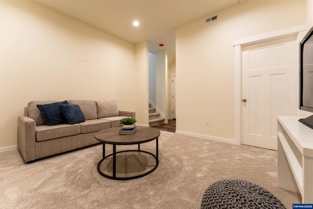 791 Quail Glenn Dr, Philomath, OR 97370