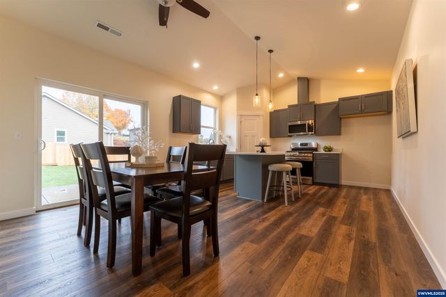 791 Quail Glenn Dr, Philomath, OR 97370