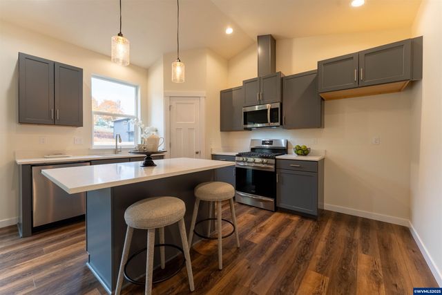 791 Quail Glenn Dr, Philomath, OR 97370