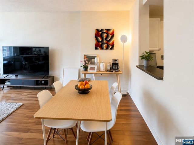 3301 City Place, Edgewater, NJ 07020